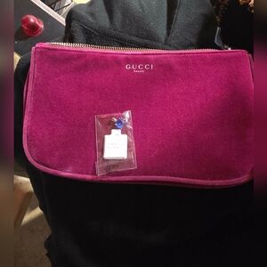 GIVEY #1 GUCCI VELVETY POUCH WITH FINE JEWELRY 925 SURPRISE PENDANT